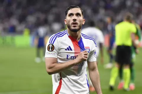 تقارير: ريان شرقي يوافق على الانتقال لمانشستر سيتي